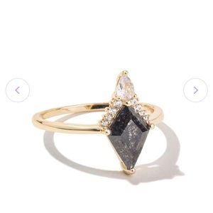 Oomiay (Gemandi) Bow Tie Gold Ring size 7